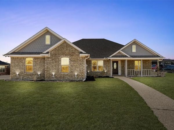 488 Hawkins Court, Robinson, TX 76706