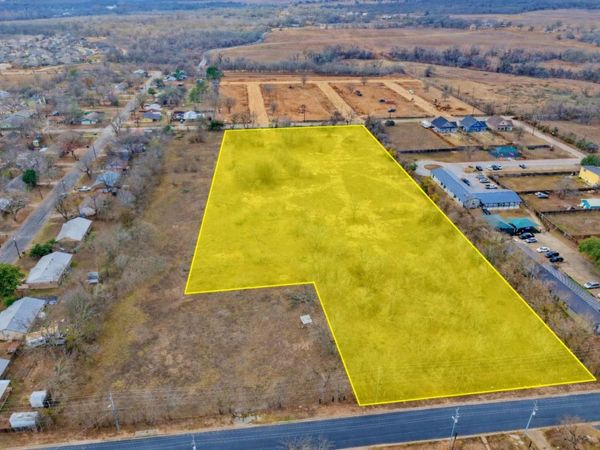 2308 Main ST, Bastrop, TX 78602