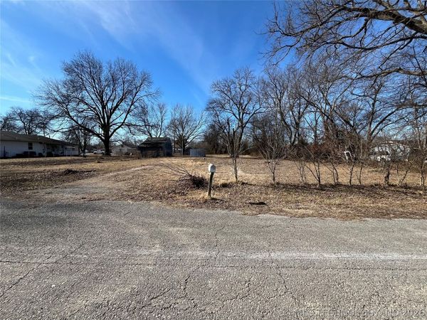 107 S Collins Street , Fairland, OK 74343