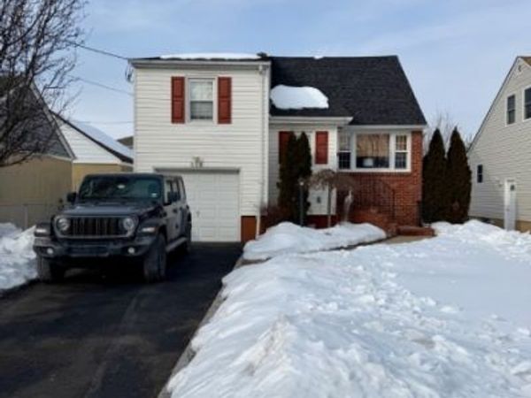 556 Locust Ave, Garwood, NJ 07027