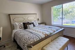 8471 Yadkin Circle photo 4