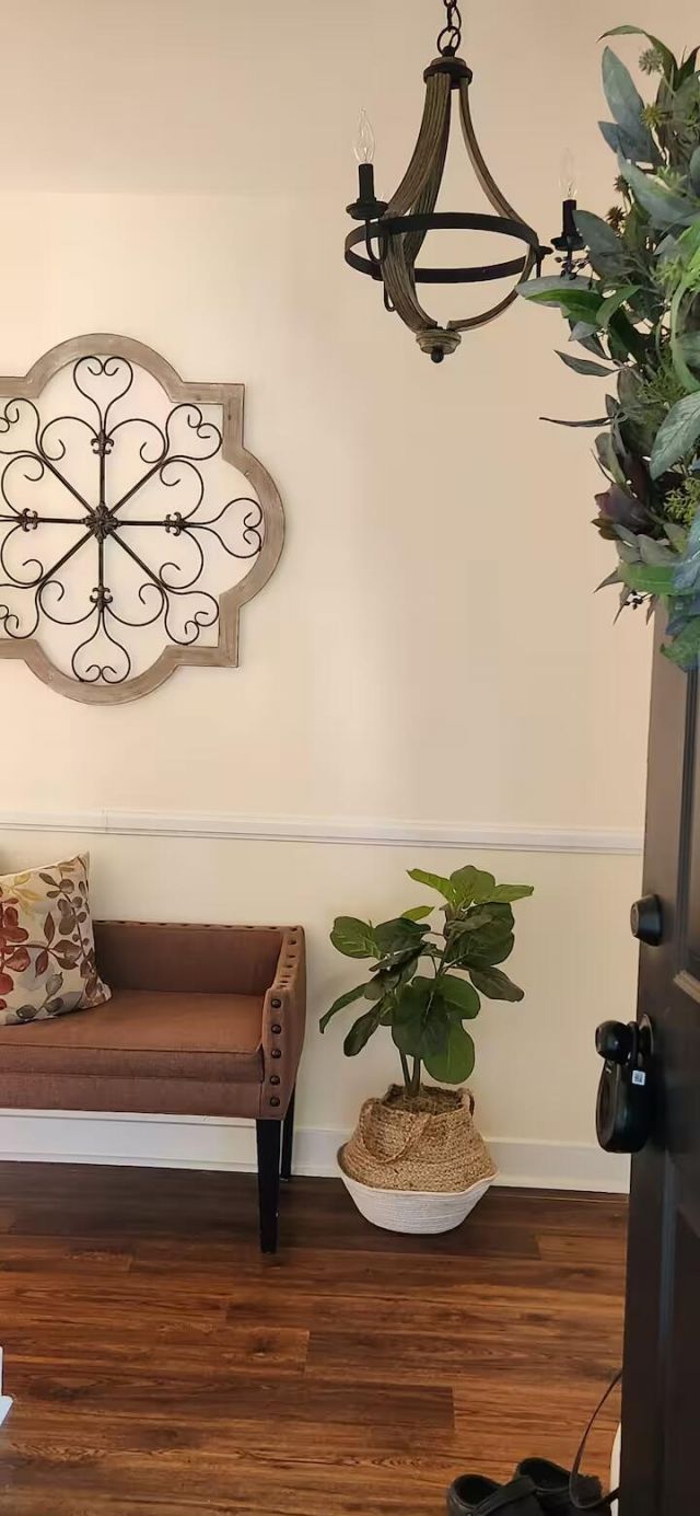 8471 Yadkin Circle Photo 5