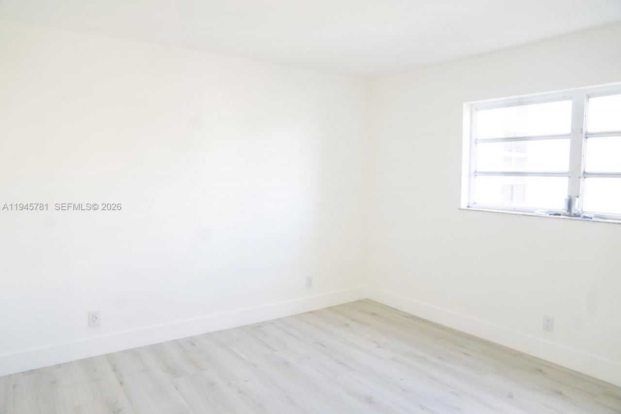 220 SW 9th Ave , Unit 306, Hallandale Beach, FL 33009 Photo