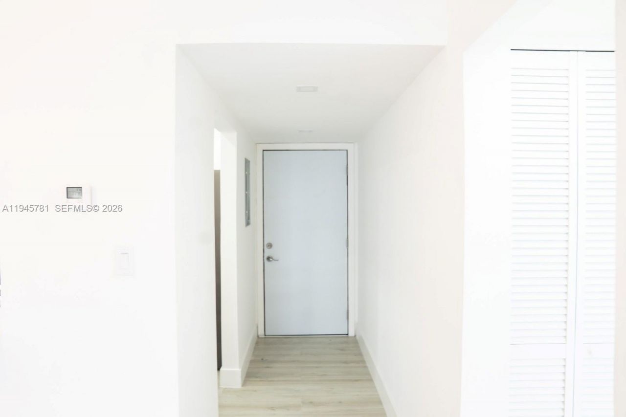 220 SW 9th Ave , Unit 306, Hallandale Beach, FL 33009 Photo