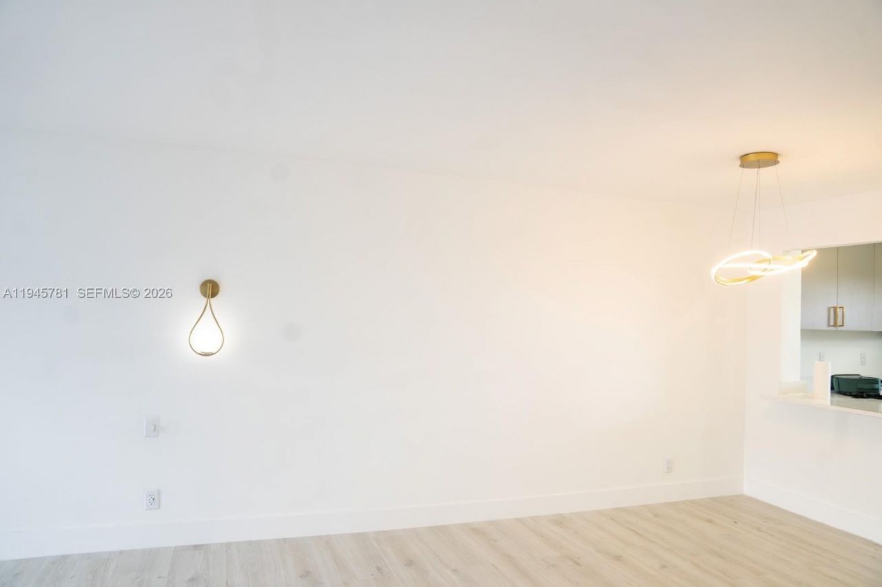 220 SW 9th Ave , Unit 306, Hallandale Beach, FL 33009 Photo