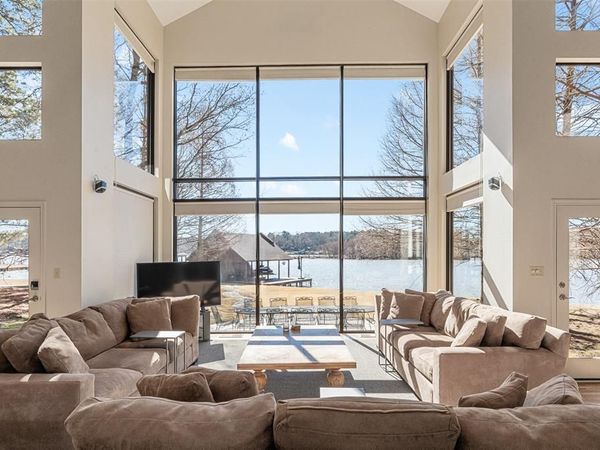 375 Eagle Point Drive W, Mount Vernon, TX 75457