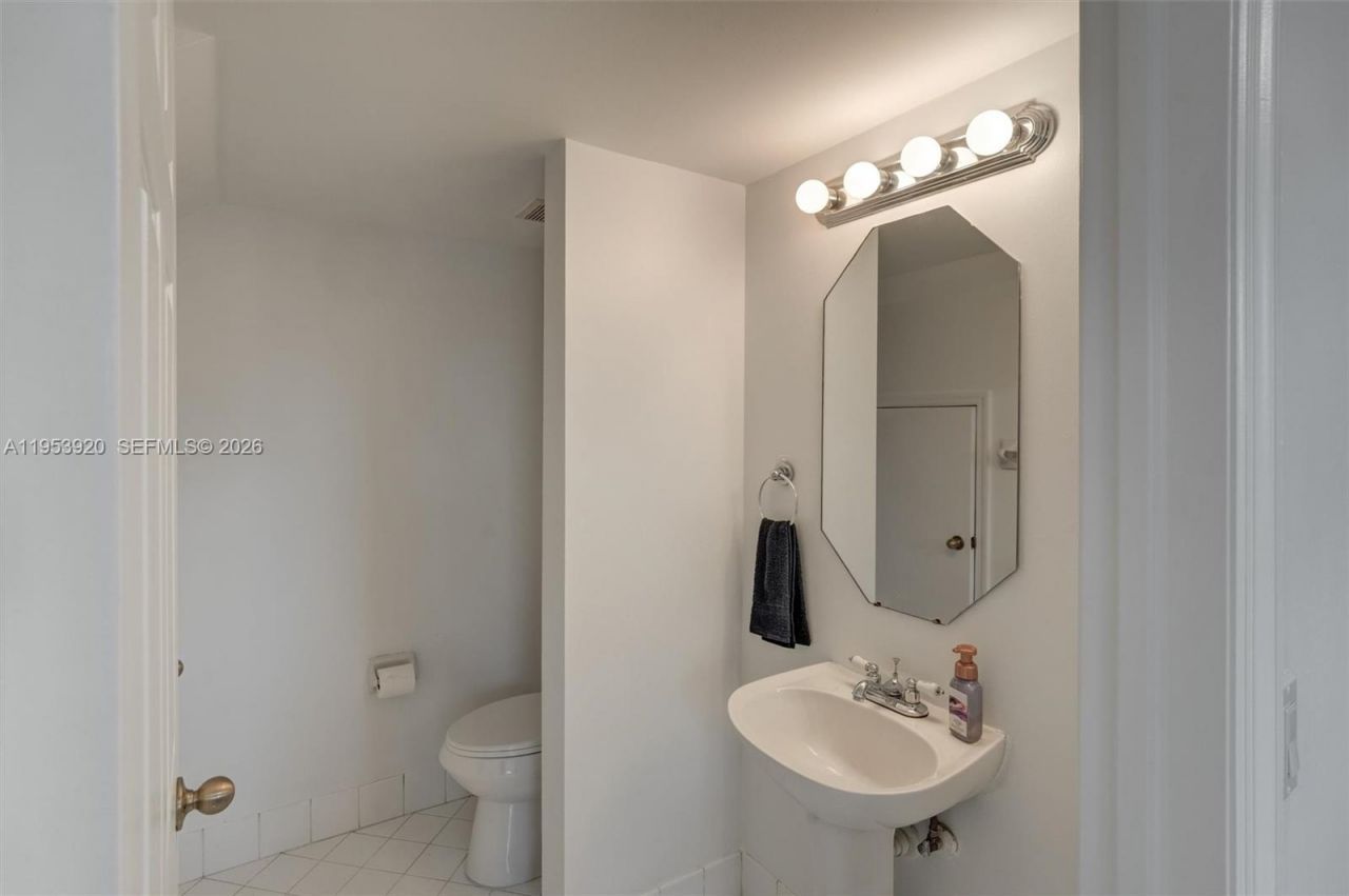 9053 SW 214th St , Unit n/a, Cutler Bay, FL 33189 Photo