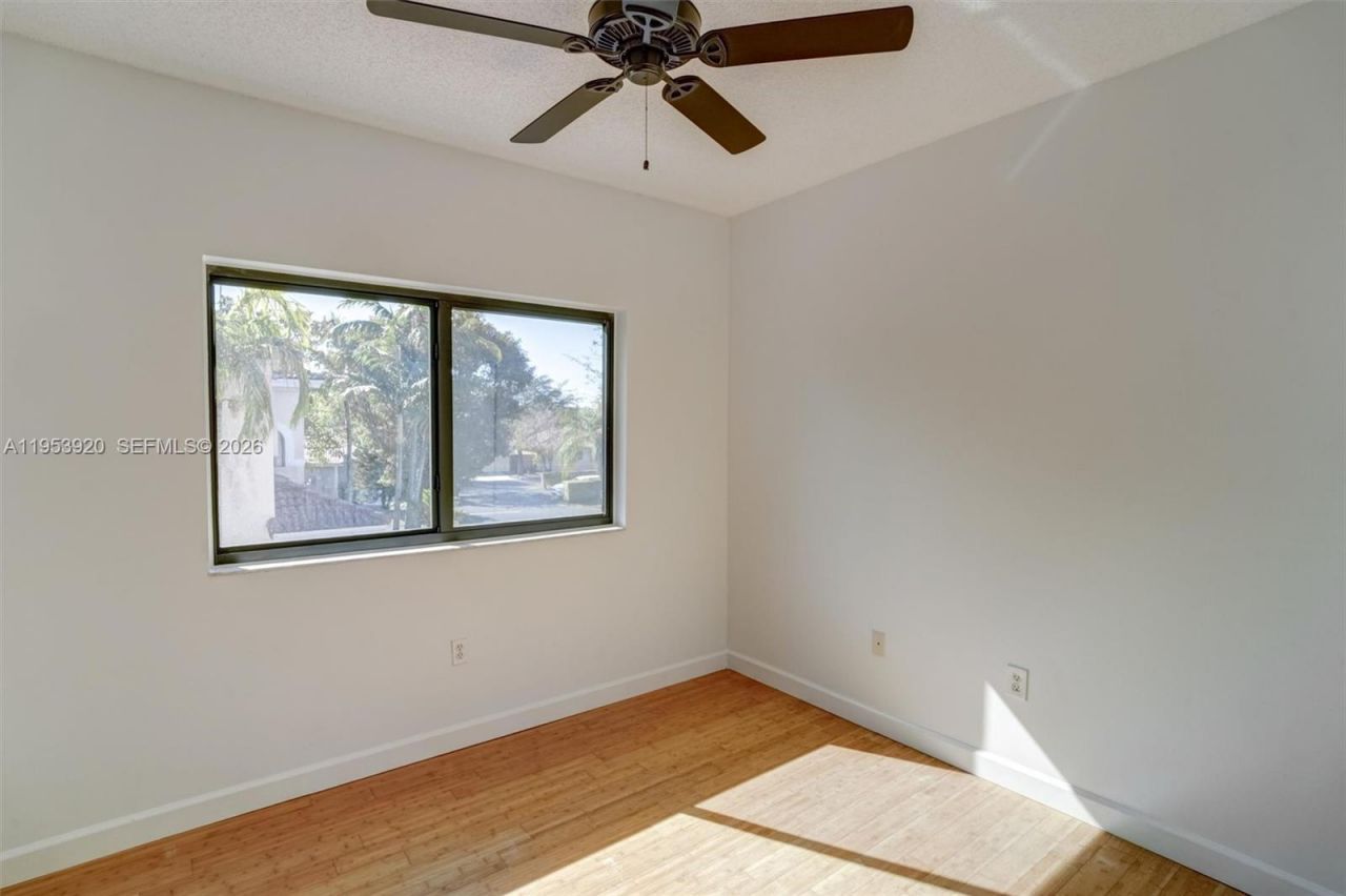 9053 SW 214th St , Unit n/a, Cutler Bay, FL 33189 Photo