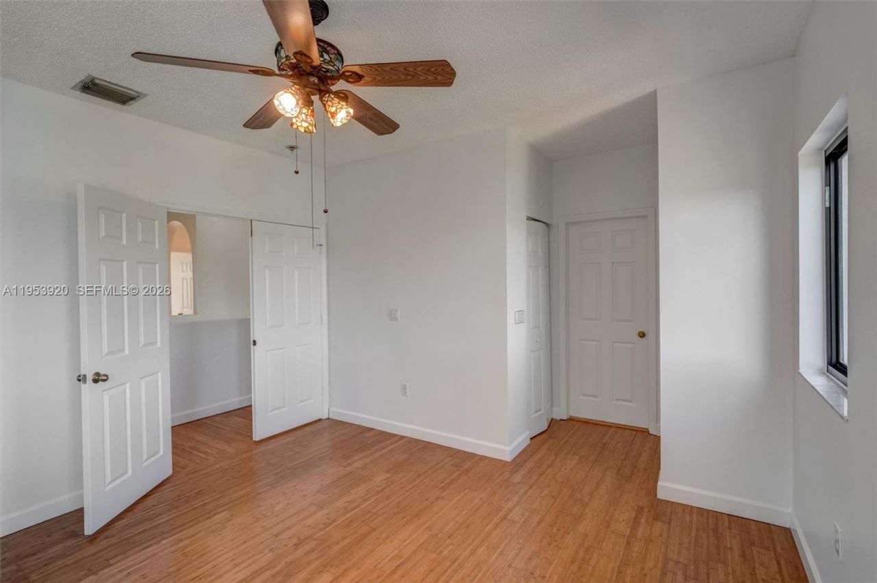 9053 SW 214th St , Unit n/a, Cutler Bay, FL 33189 Photo