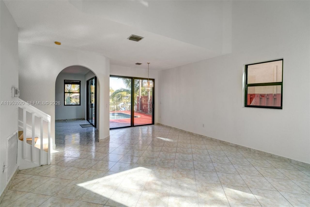 9053 SW 214th St , Unit n/a, Cutler Bay, FL 33189 Photo