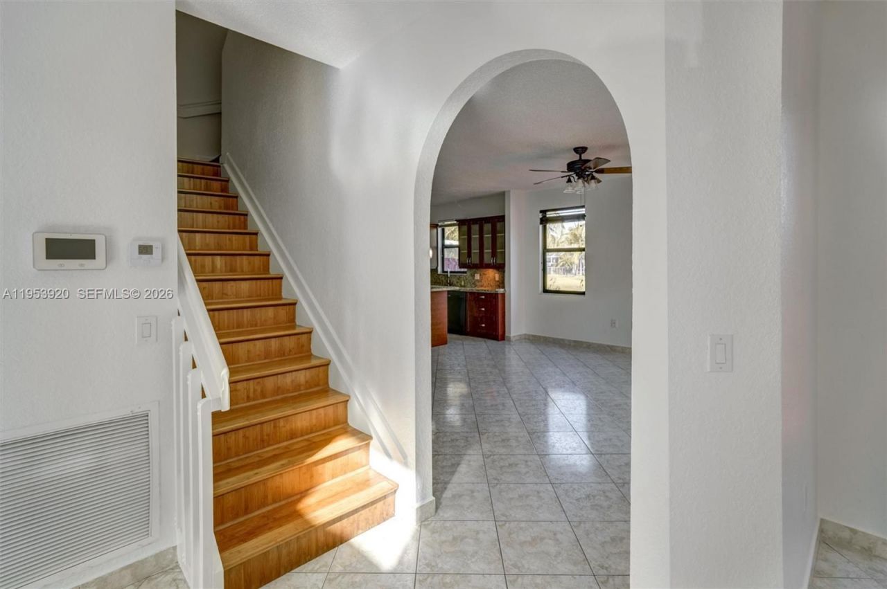 9053 SW 214th St , Unit n/a, Cutler Bay, FL 33189 Photo