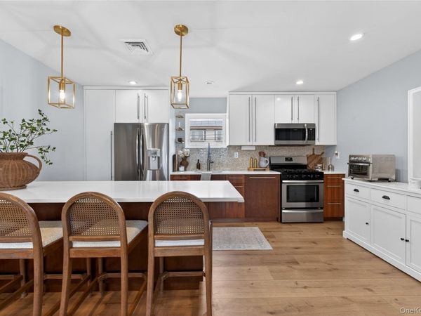 1024 Oaks Drive, Franklin Square, NY 11010