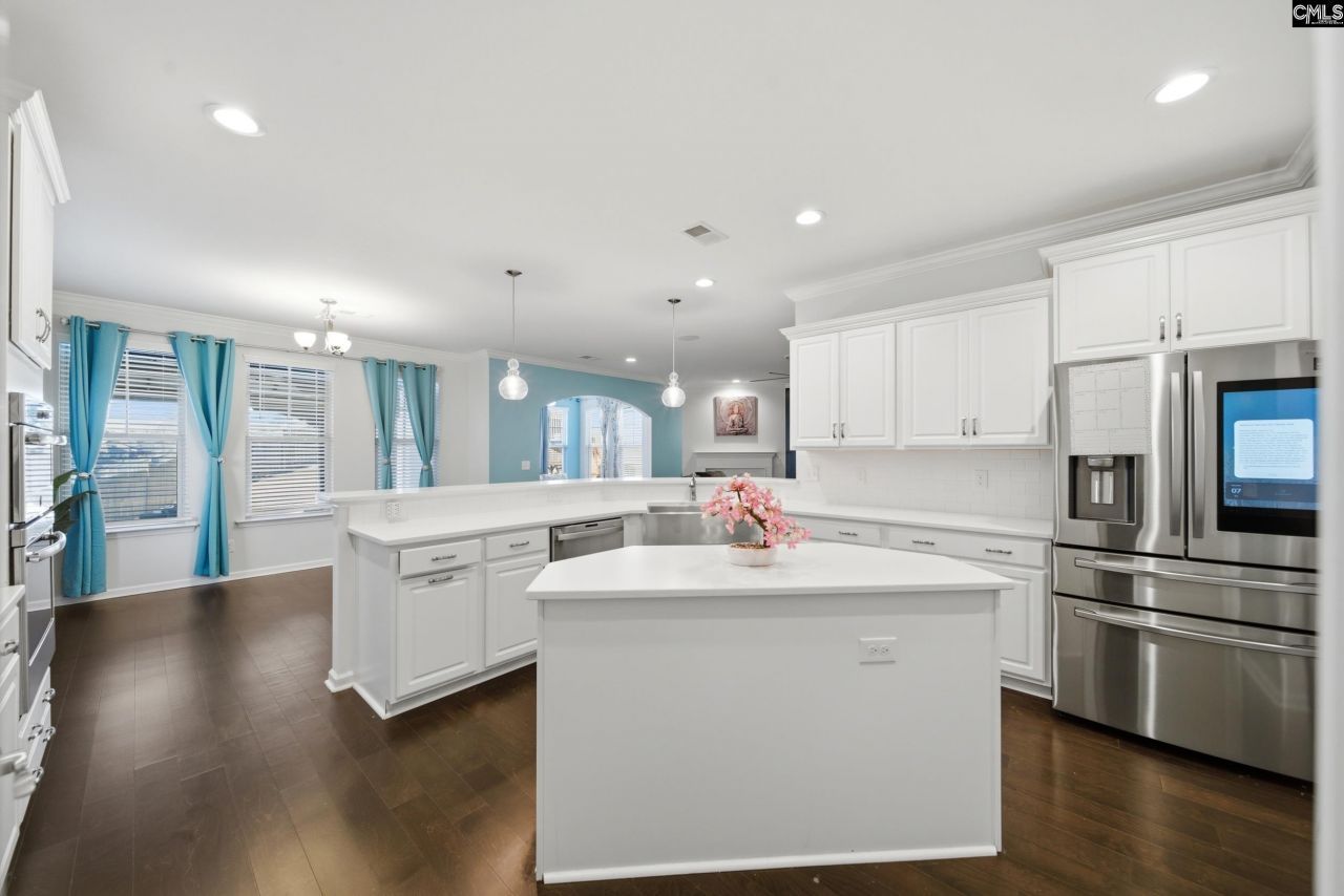 209 Madison Park Drive  Photo 7