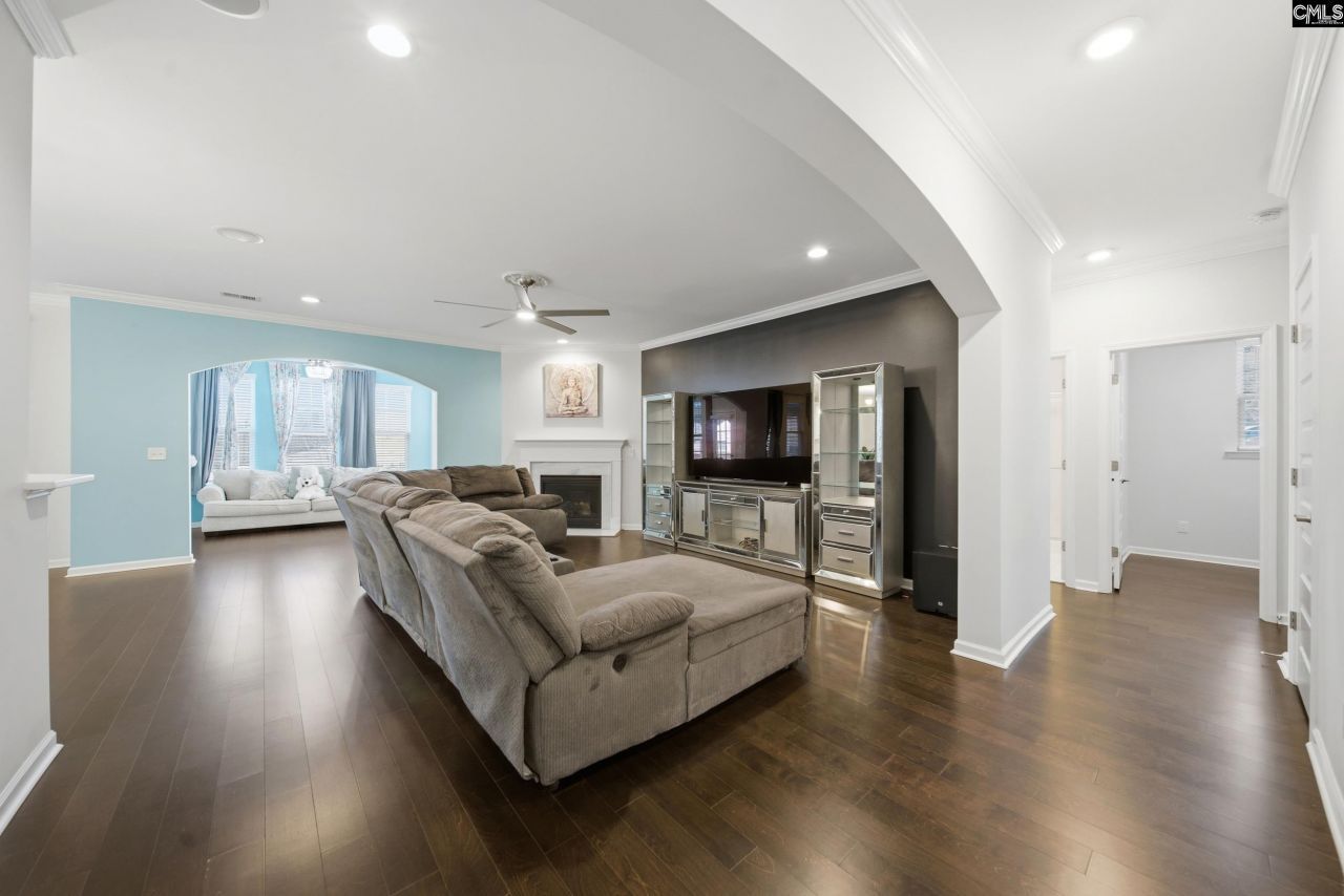 209 Madison Park Drive  Photo 9