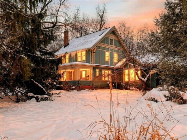 1798 Middlehurst Road, Cleveland Heights, OH 44118