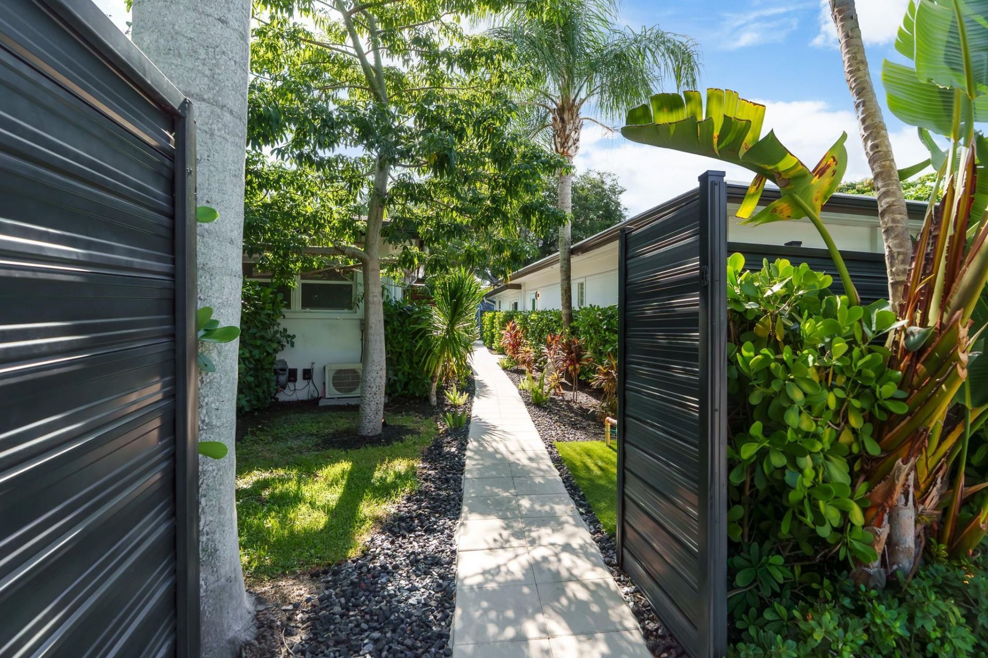 1110 NW 7th Ave, Fort Lauderdale, FL 33311 Photo