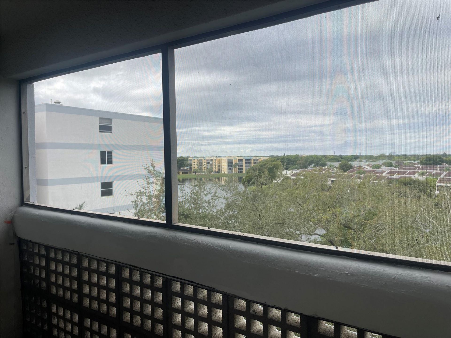 3301 Spanish Moss Te, Unit 601, Lauderhill, FL 33319 Photo