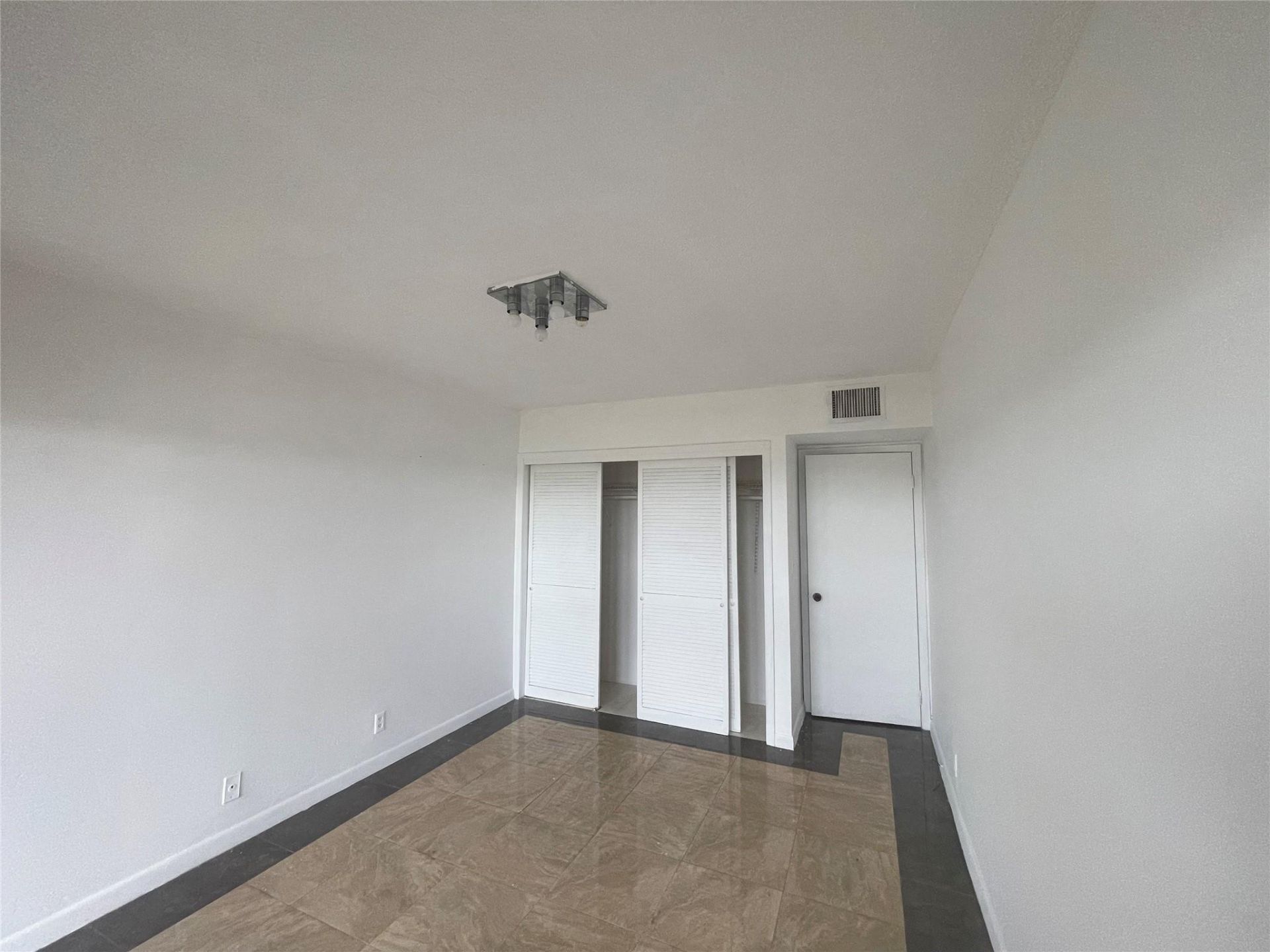 3301 Spanish Moss Te, Unit 601, Lauderhill, FL 33319 Photo