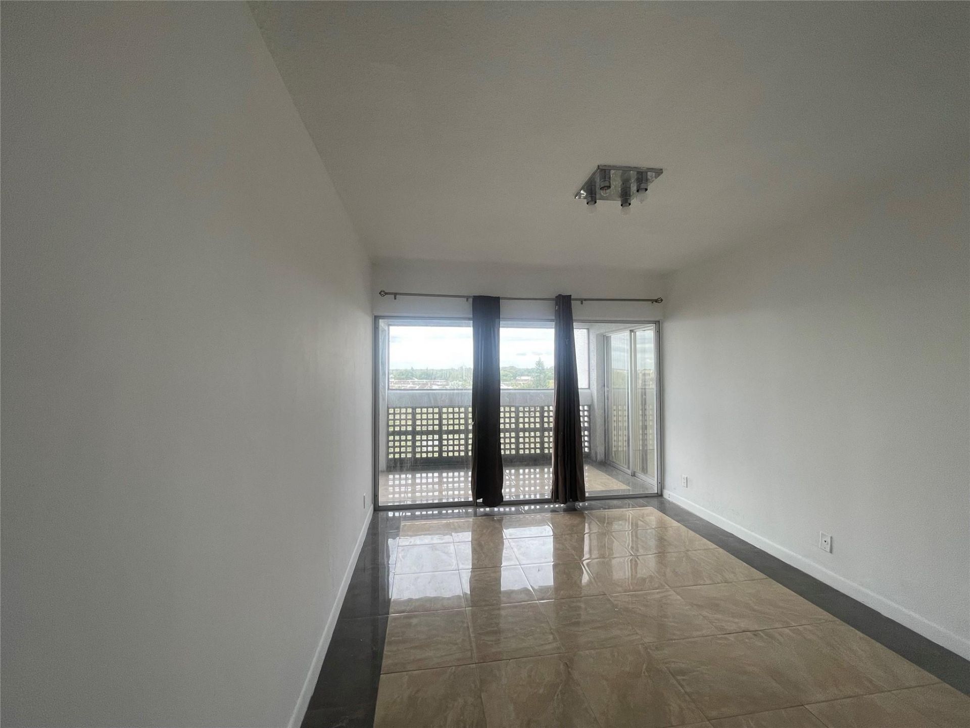 3301 Spanish Moss Te, Unit 601, Lauderhill, FL 33319 Photo