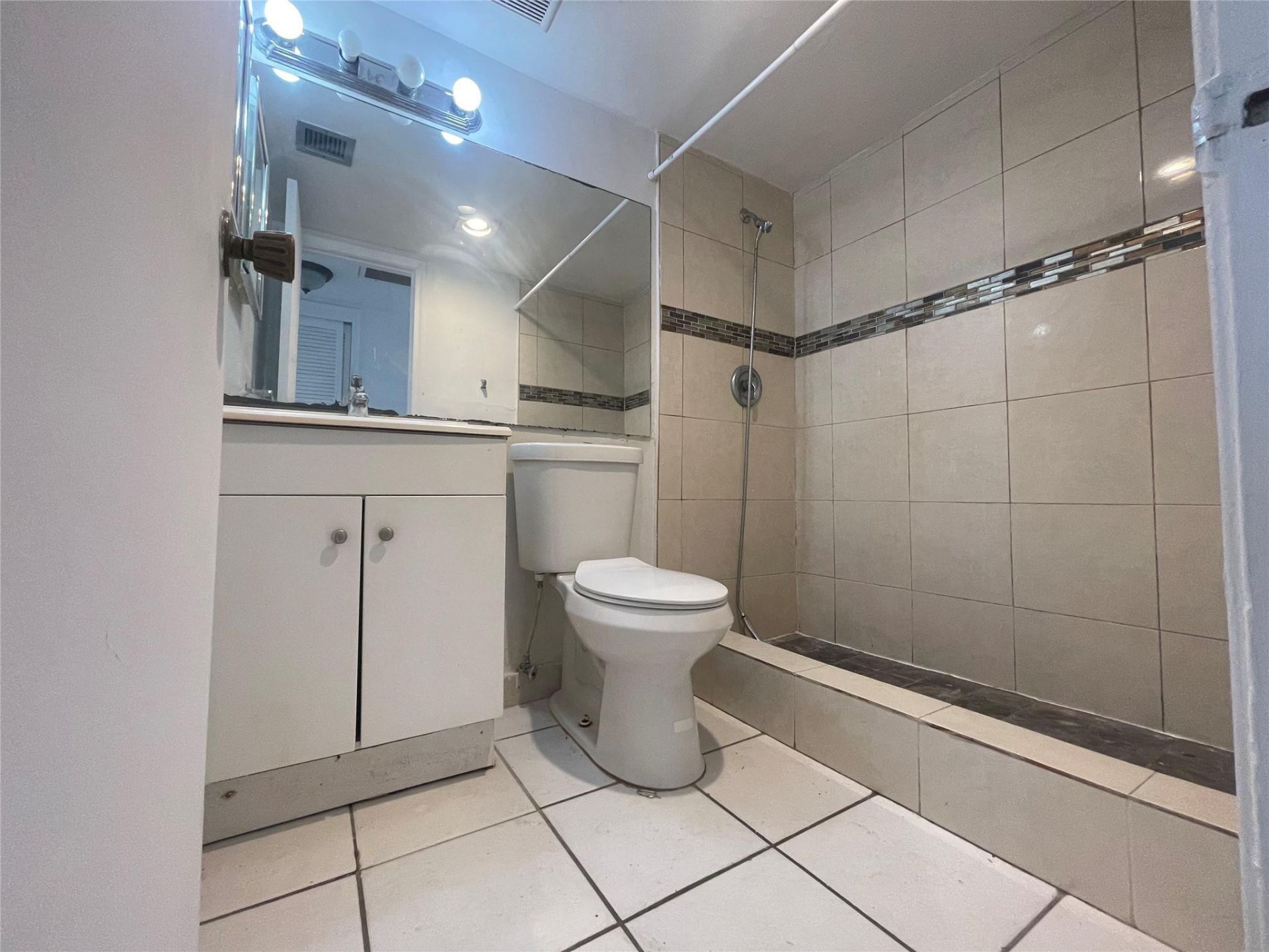 3301 Spanish Moss Te, Unit 601, Lauderhill, FL 33319 Photo