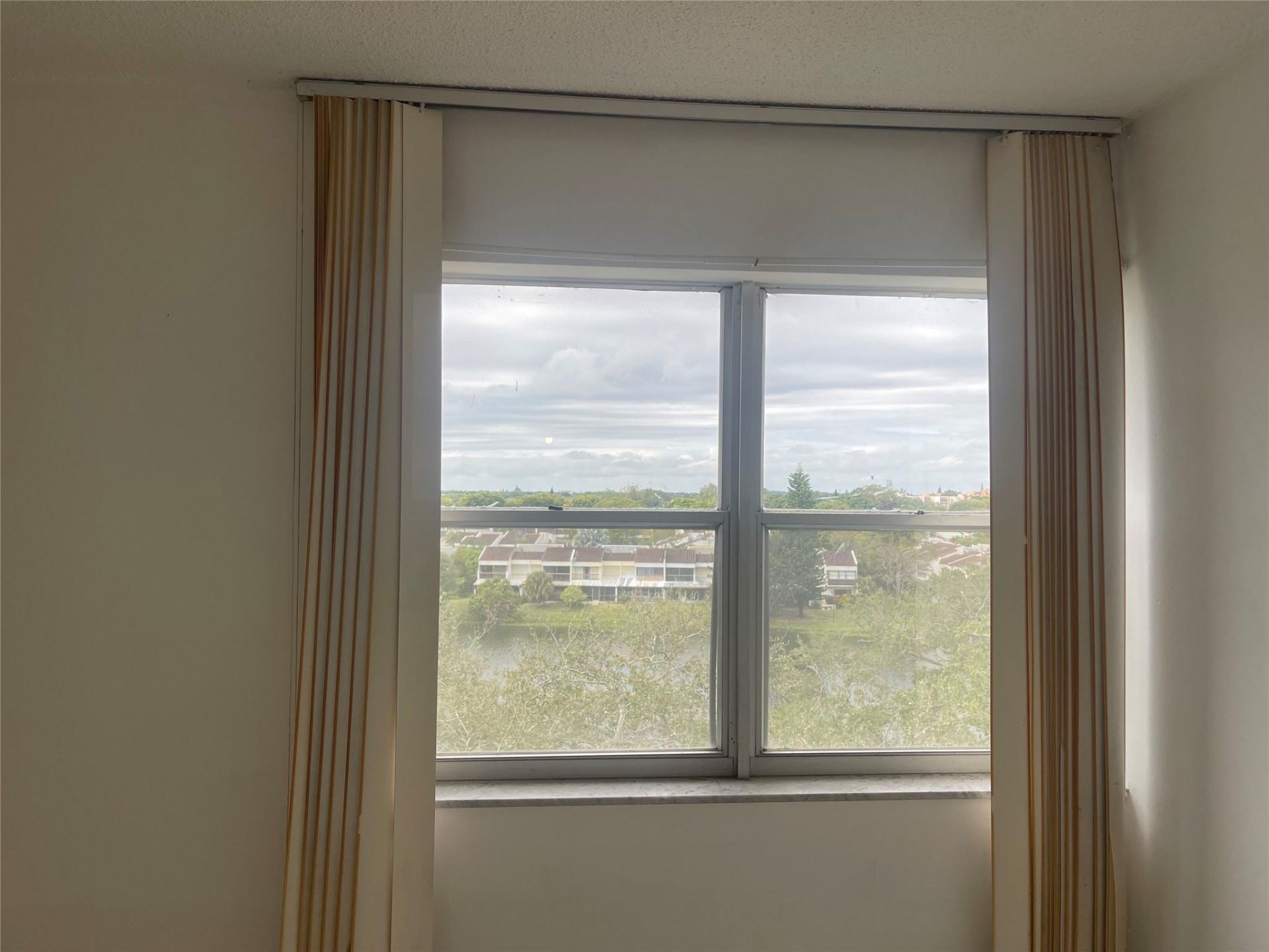 3301 Spanish Moss Te, Unit 601, Lauderhill, FL 33319 Photo