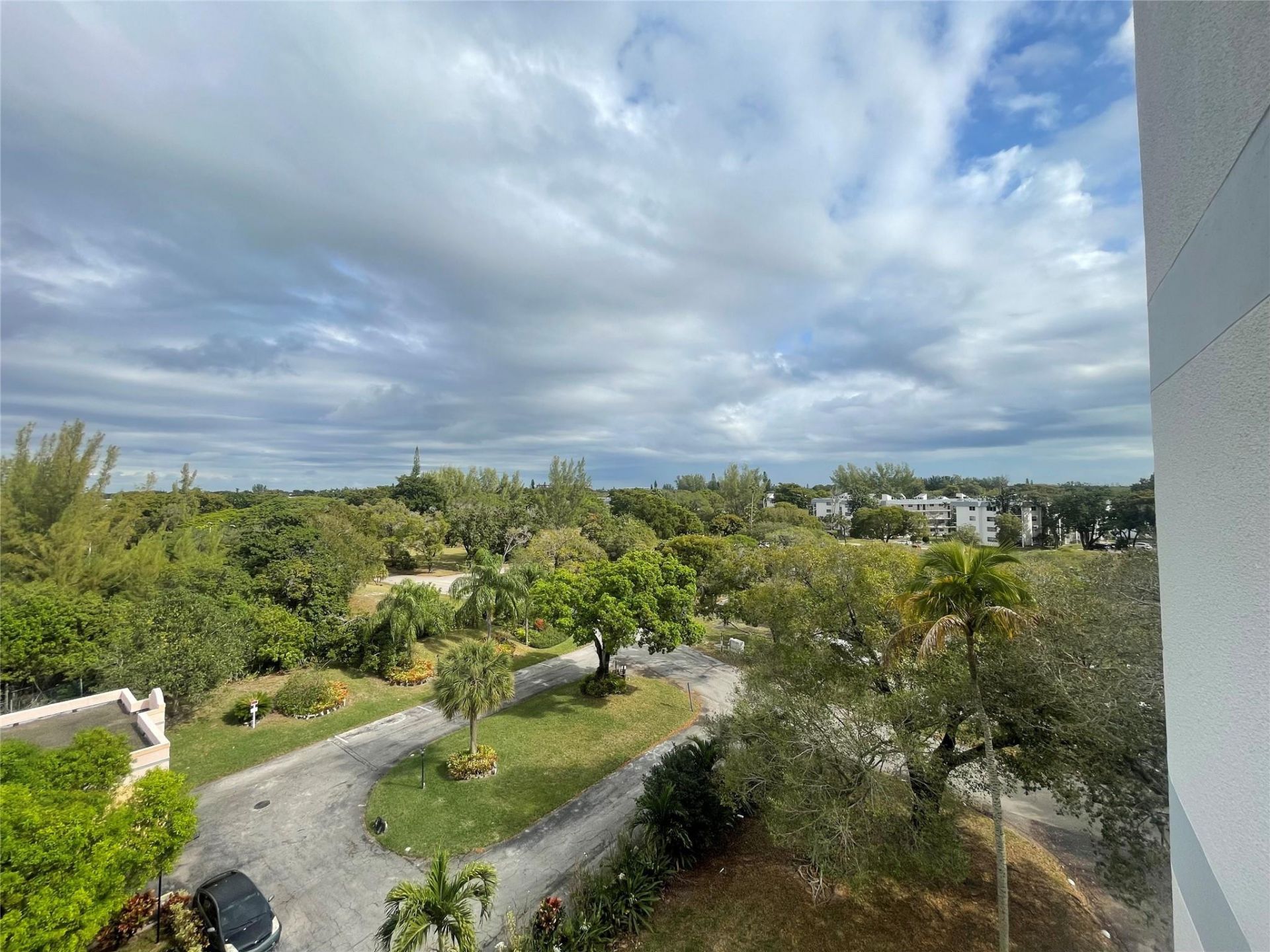 3301 Spanish Moss Te, Unit 601, Lauderhill, FL 33319 Photo