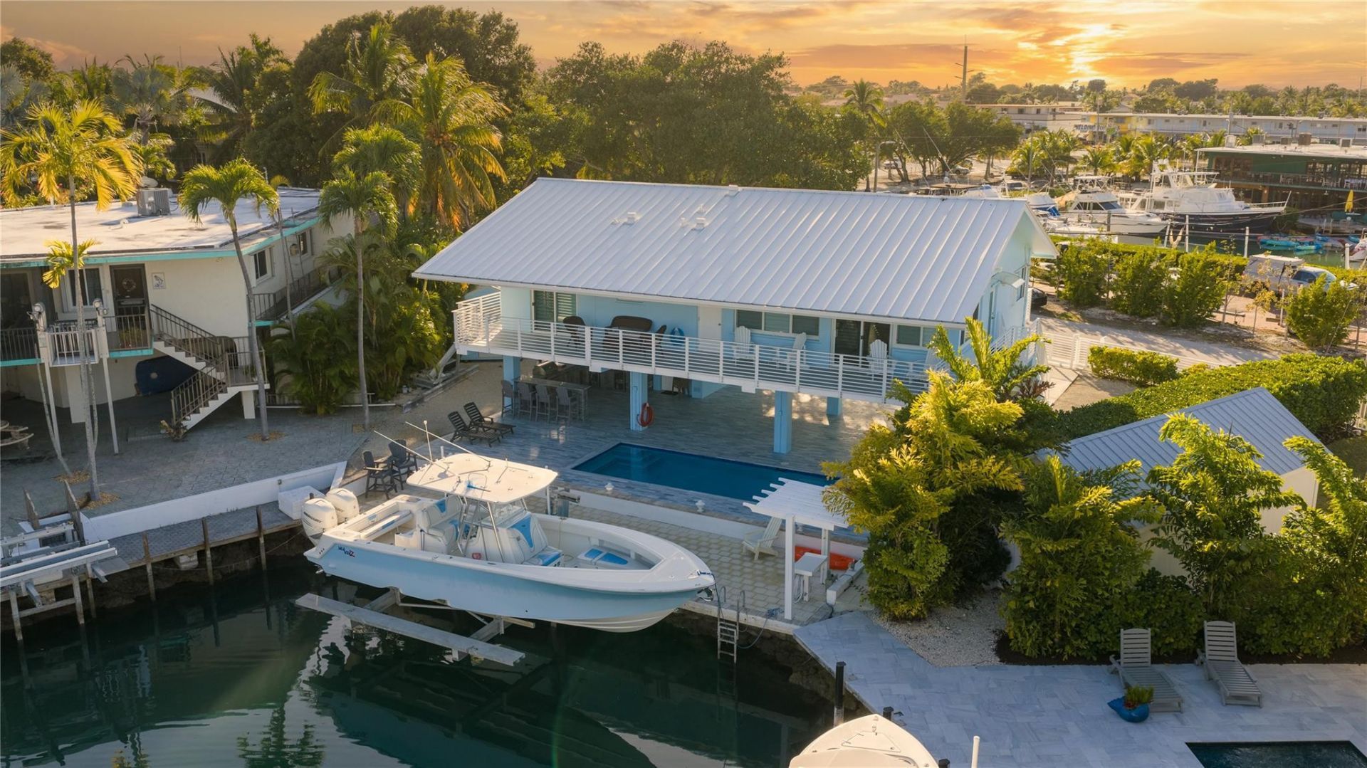 102 Harbor Dr, Tavernier, FL 33070 Photo