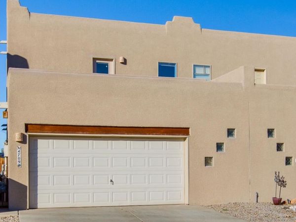 4709 Spanish Sun Avenue NE, Albuquerque, NM 87110