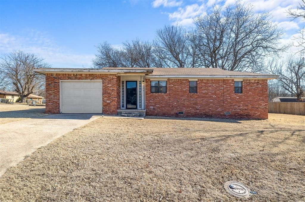 430 N 8th Avenue, Purcell, OK 73080 Main Photo