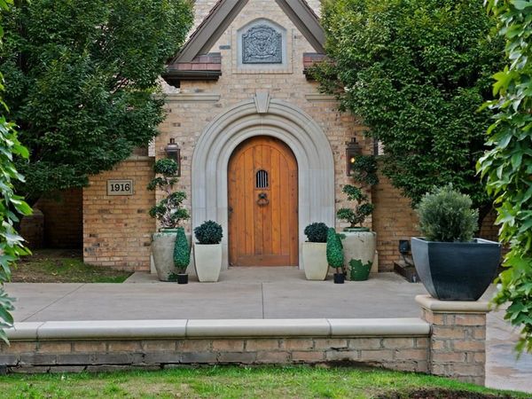 1916 Mulholland Drive, Edmond, OK 73012