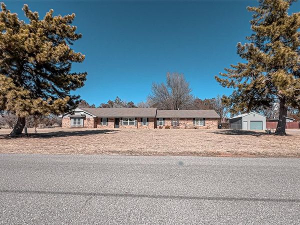 809 W Fastrunner Road, Fort Cobb, OK 73038