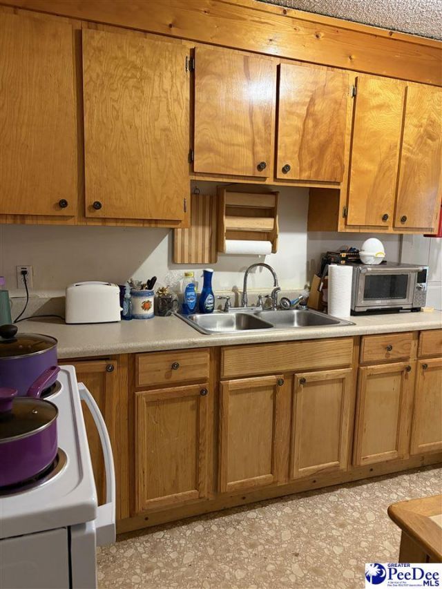 329 Godwin St Photo 16