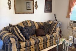 329 Godwin St photo 4