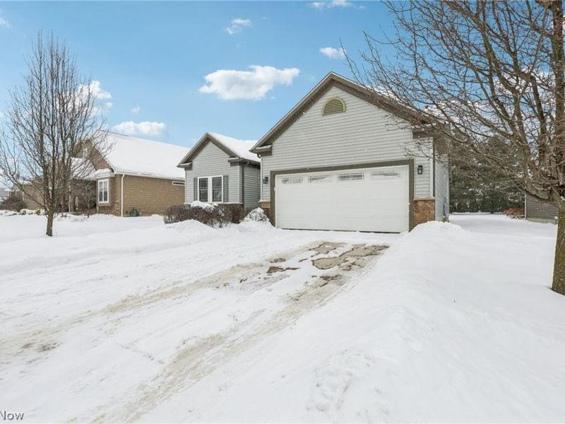 15143 Woodsong Drive, Middlefield, OH 44062 Photo 2