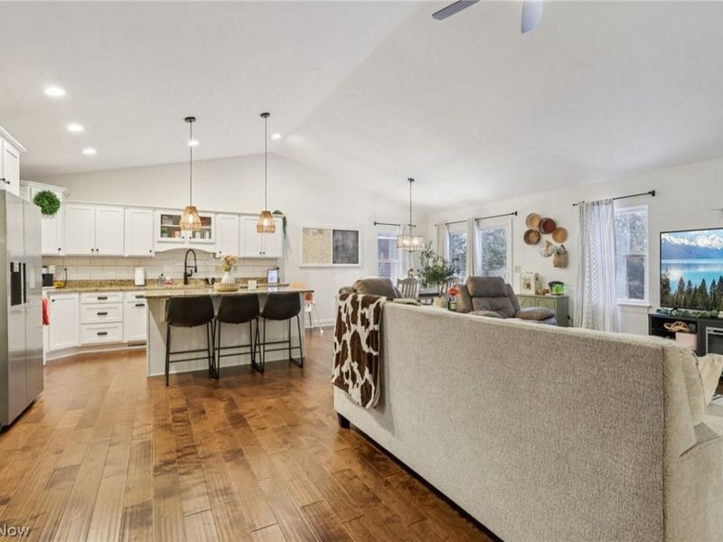 15143 Woodsong Drive, Middlefield, OH 44062 Photo 4