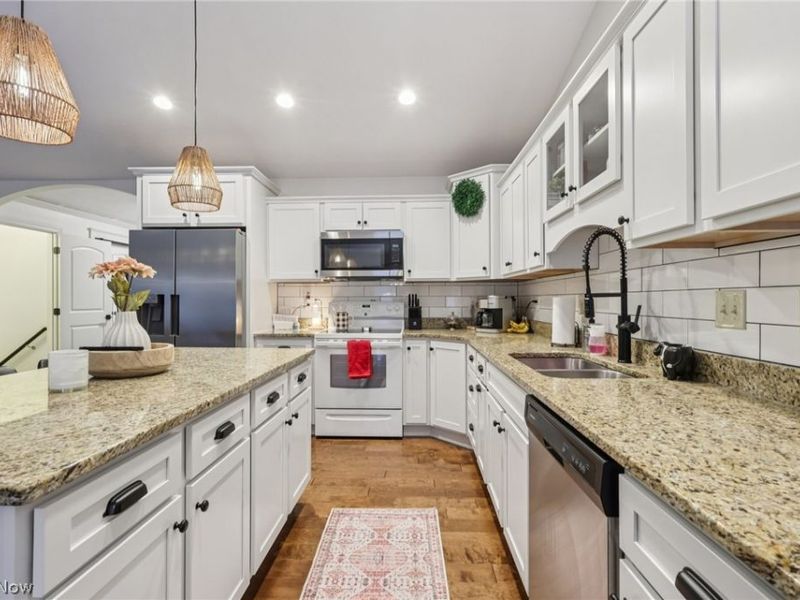 15143 Woodsong Drive, Middlefield, OH 44062 Photo 9