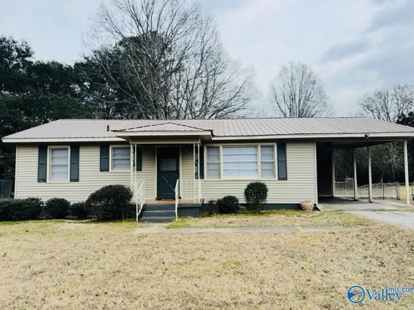 715 Cedar Springs Road, Weaver, AL 36277