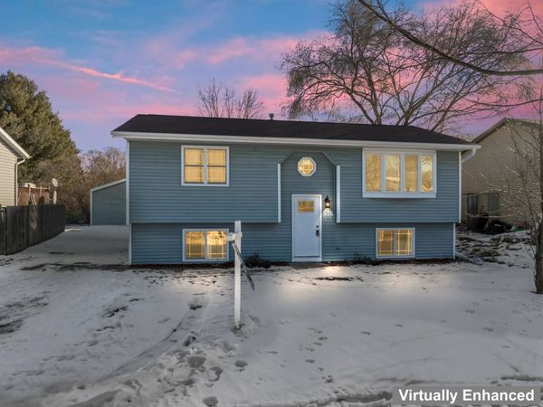 916 E Village Circle SE, Rochester, MN 55904