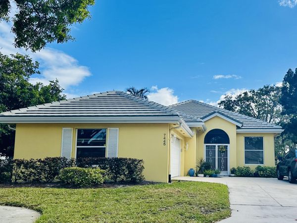 7445 SE Marsh Fern Lane, Hobe Sound, FL 33455