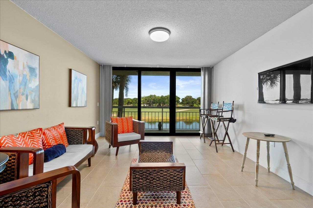 2421 Village Boulevard, Unit 206, West Palm Beach, FL 33409 Photo