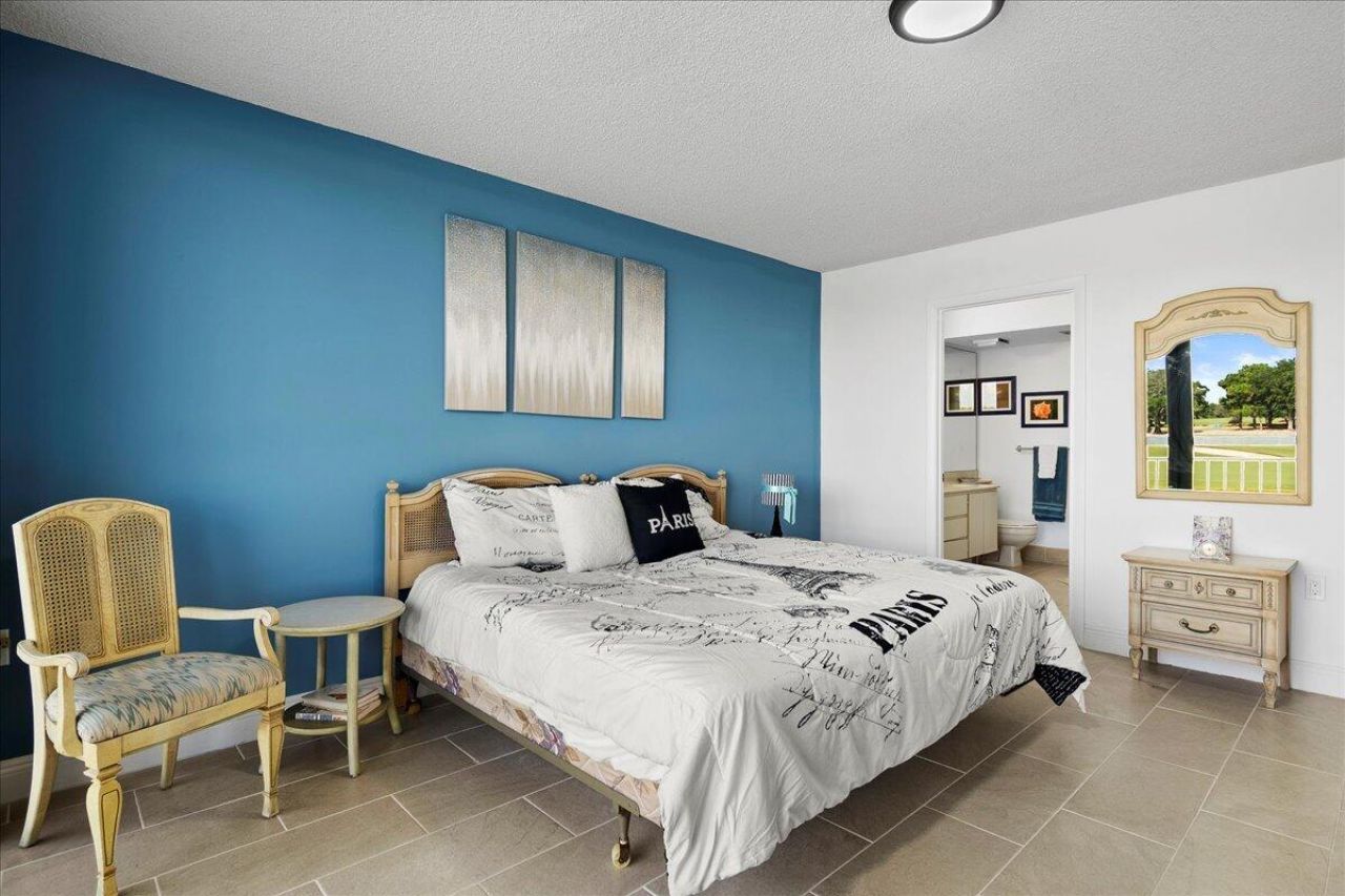 2421 Village Boulevard, Unit 206, West Palm Beach, FL 33409 Photo