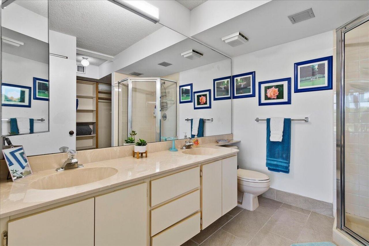 2421 Village Boulevard, Unit 206, West Palm Beach, FL 33409 Photo