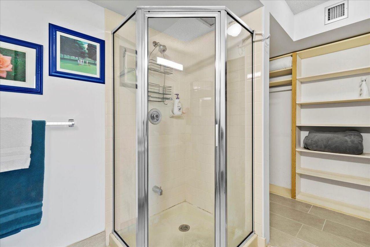 2421 Village Boulevard, Unit 206, West Palm Beach, FL 33409 Photo