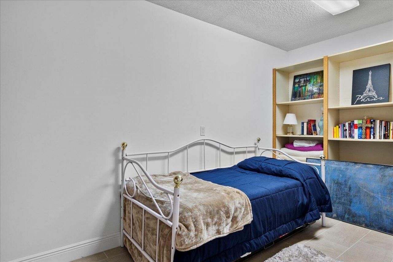 2421 Village Boulevard, Unit 206, West Palm Beach, FL 33409 Photo