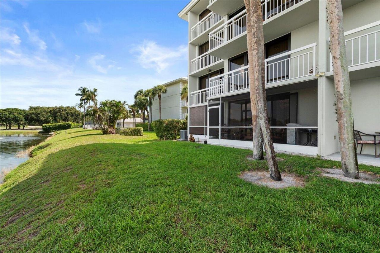 2421 Village Boulevard, Unit 206, West Palm Beach, FL 33409 Photo