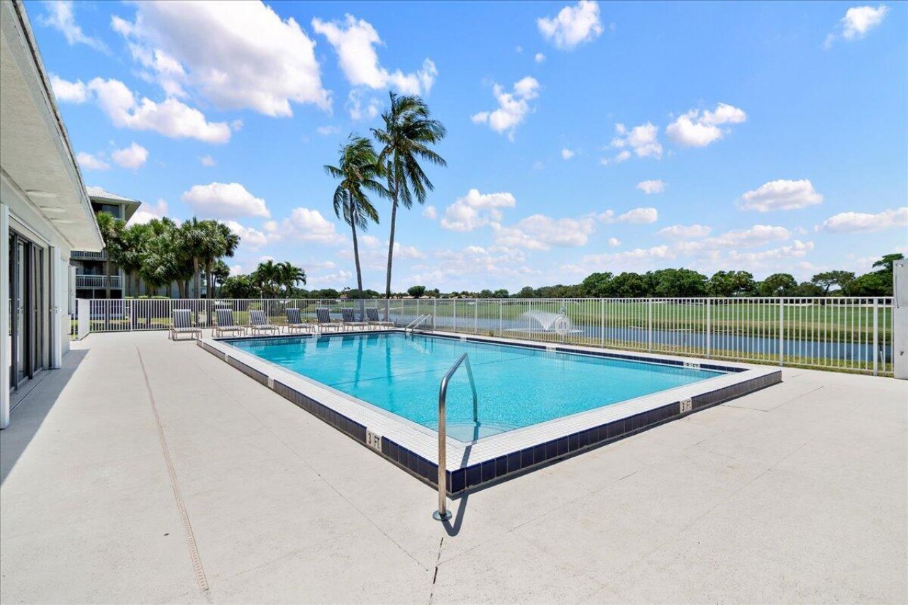 2421 Village Boulevard, Unit 206, West Palm Beach, FL 33409 Photo