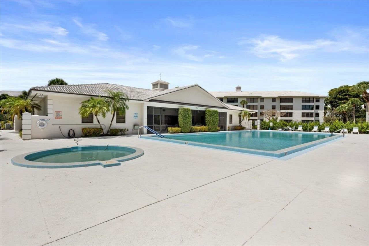 2421 Village Boulevard, Unit 206, West Palm Beach, FL 33409 Photo