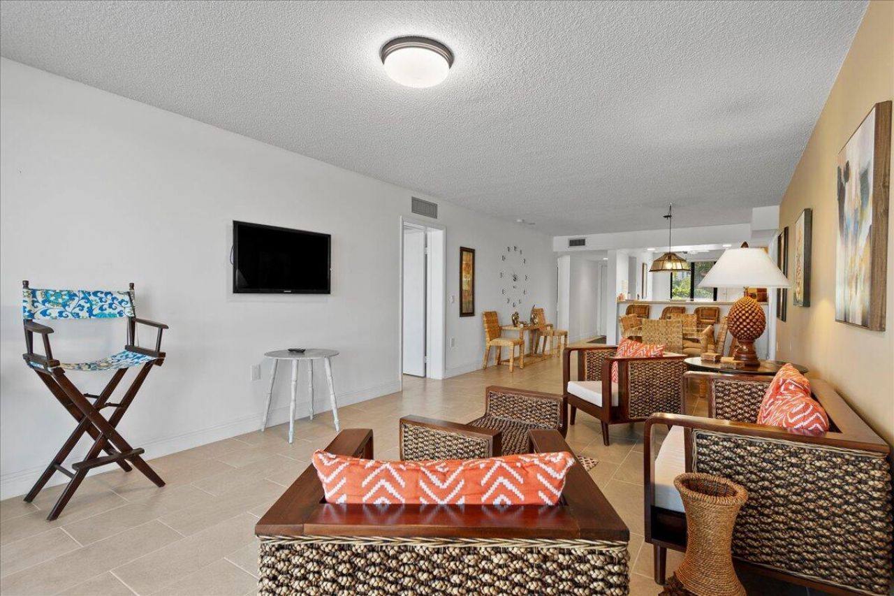 2421 Village Boulevard, Unit 206, West Palm Beach, FL 33409 Photo