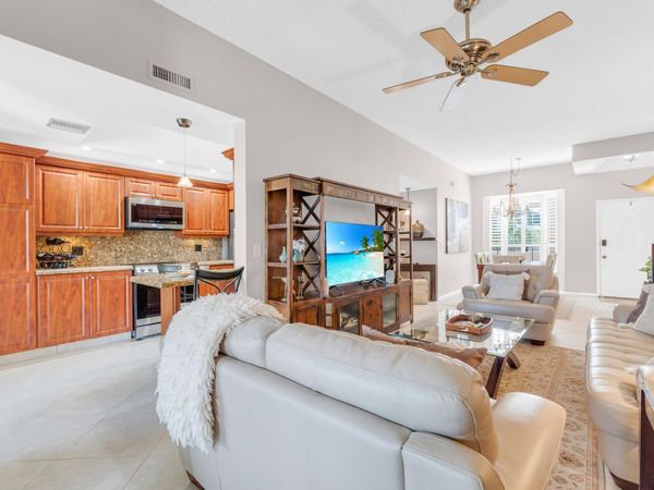 7460 La Paz Boulevard, Unit 309, Boca Raton, FL 33433