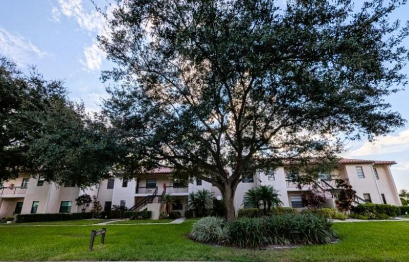 21362 Juego Circle, Unit 33f, Boca Raton, FL 33433 Photo